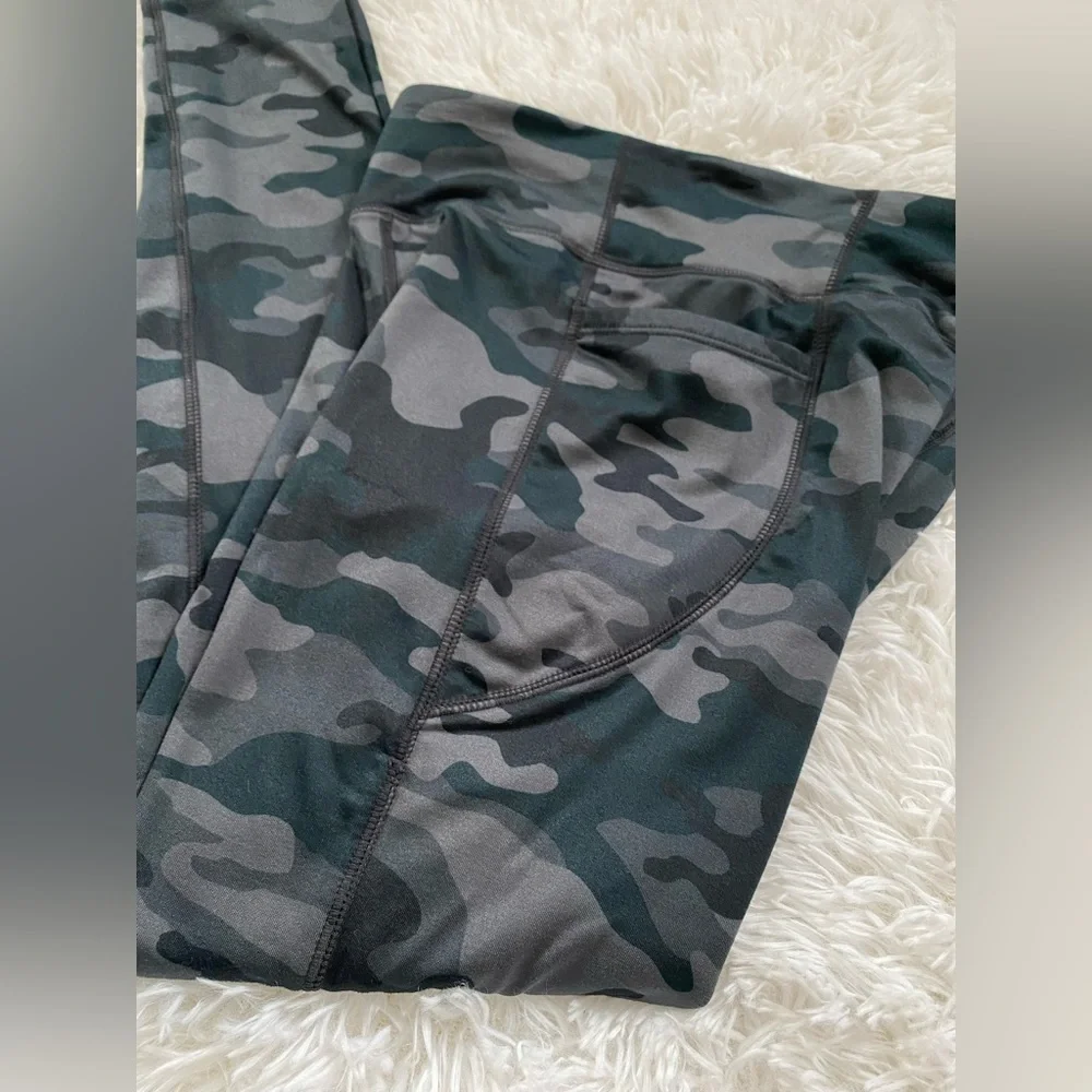 Gap Girls teen leggings GapFit athletic side pockets camouflage color size 14 16